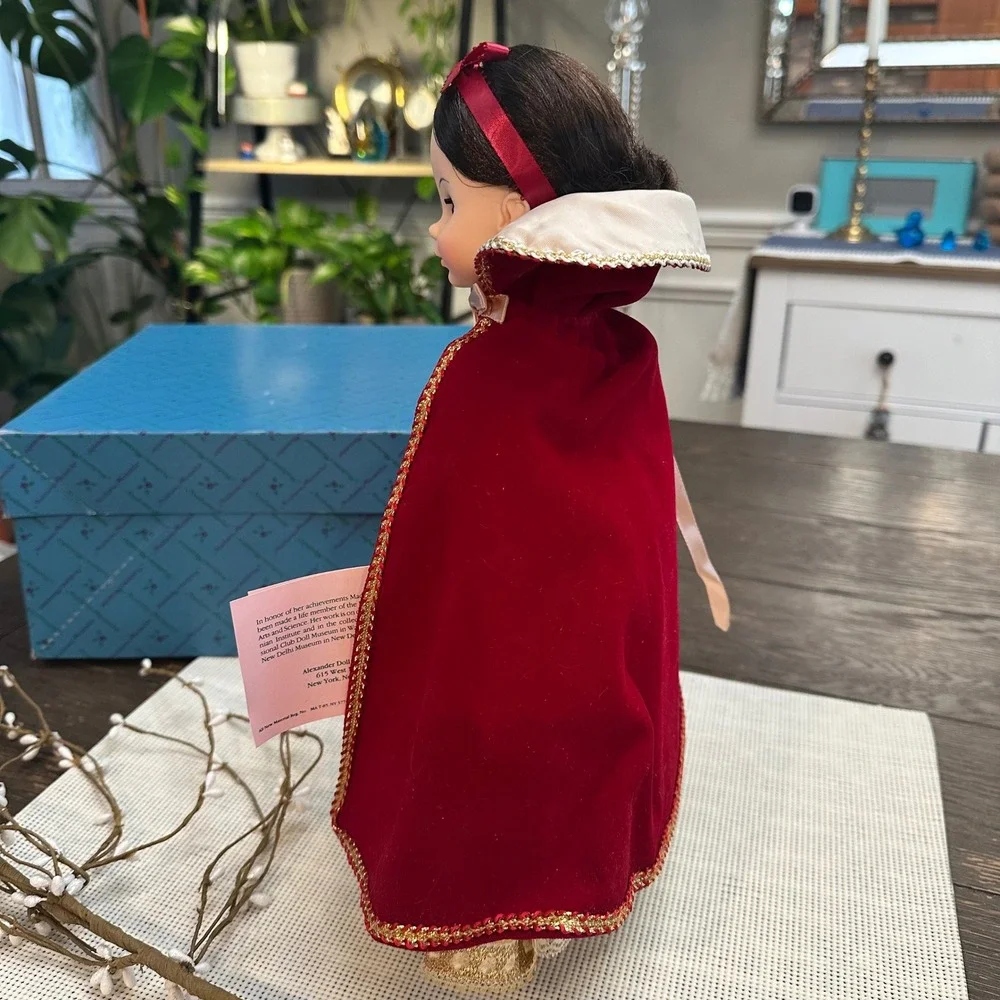 Madame Alexander 13 inch Snow‎ White Doll Character Vintage NEW in original Box